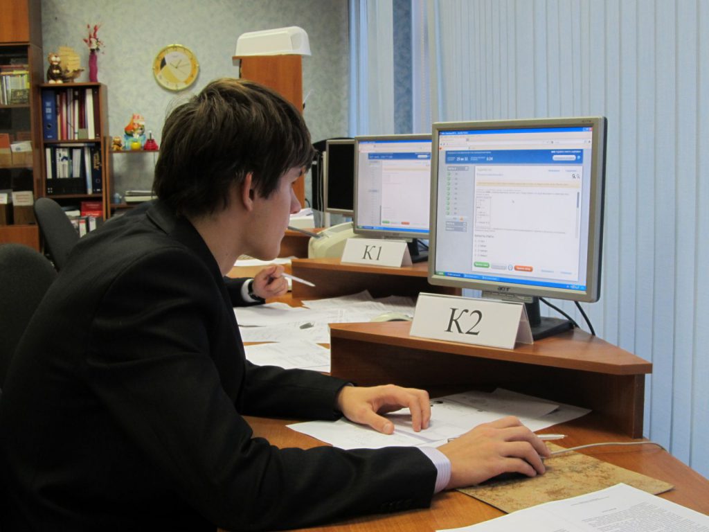 К компьютерному ЕГЭ по информатике серьезно готовятся К компьютерному ЕГЭ по информатике серьезно готовятся не только участники, но и организаторы
